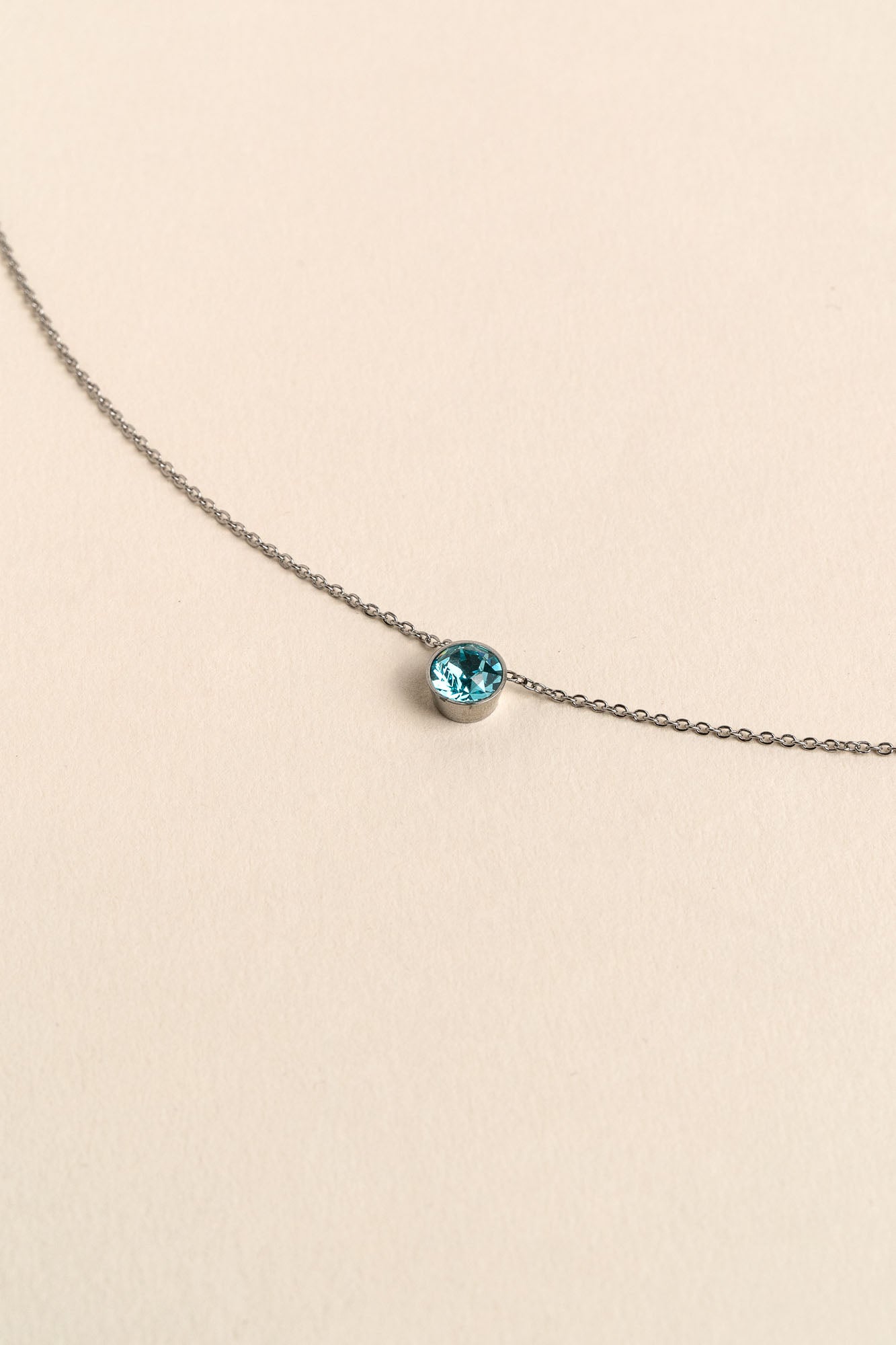 CHAIN NECKLACE WITH CRYSTAL SILVER