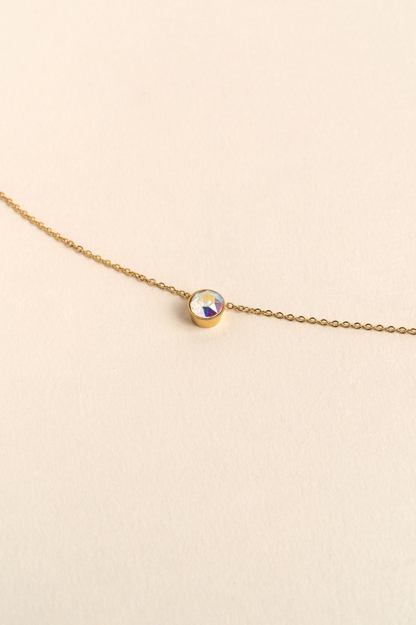CHAIN NECKLACE WITH CRYSTAL GOLD