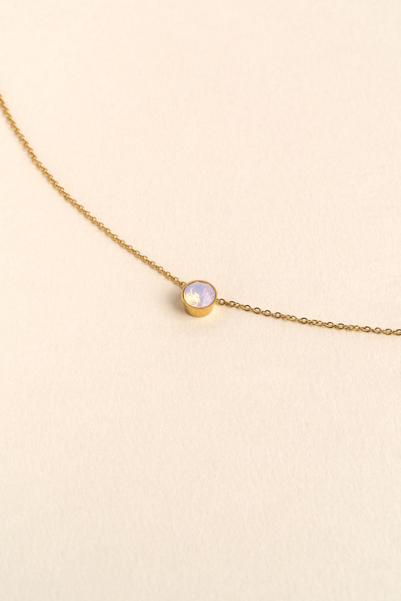 CHAIN NECKLACE WITH CRYSTAL GOLD