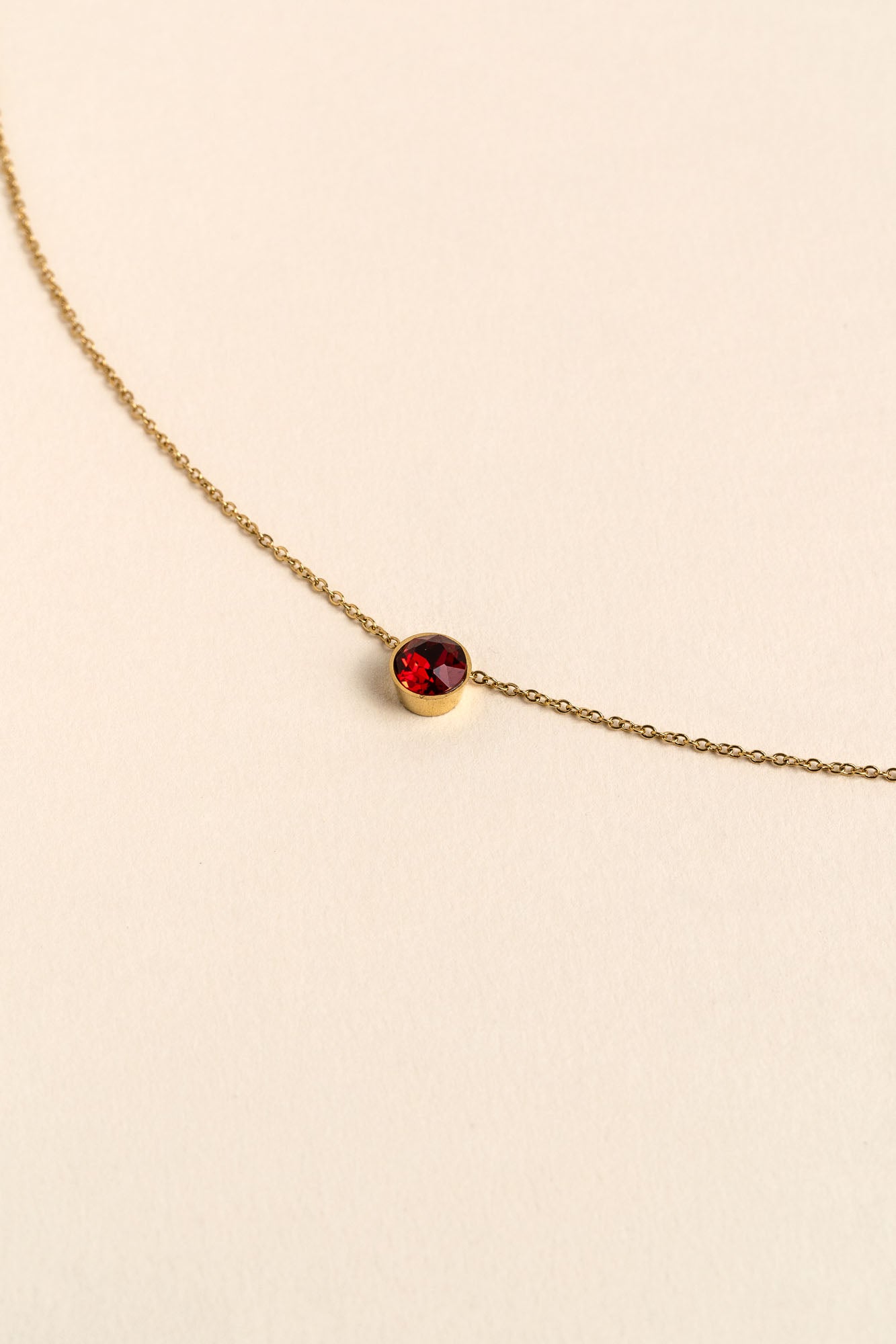 CHAIN NECKLACE WITH CRYSTAL GOLD