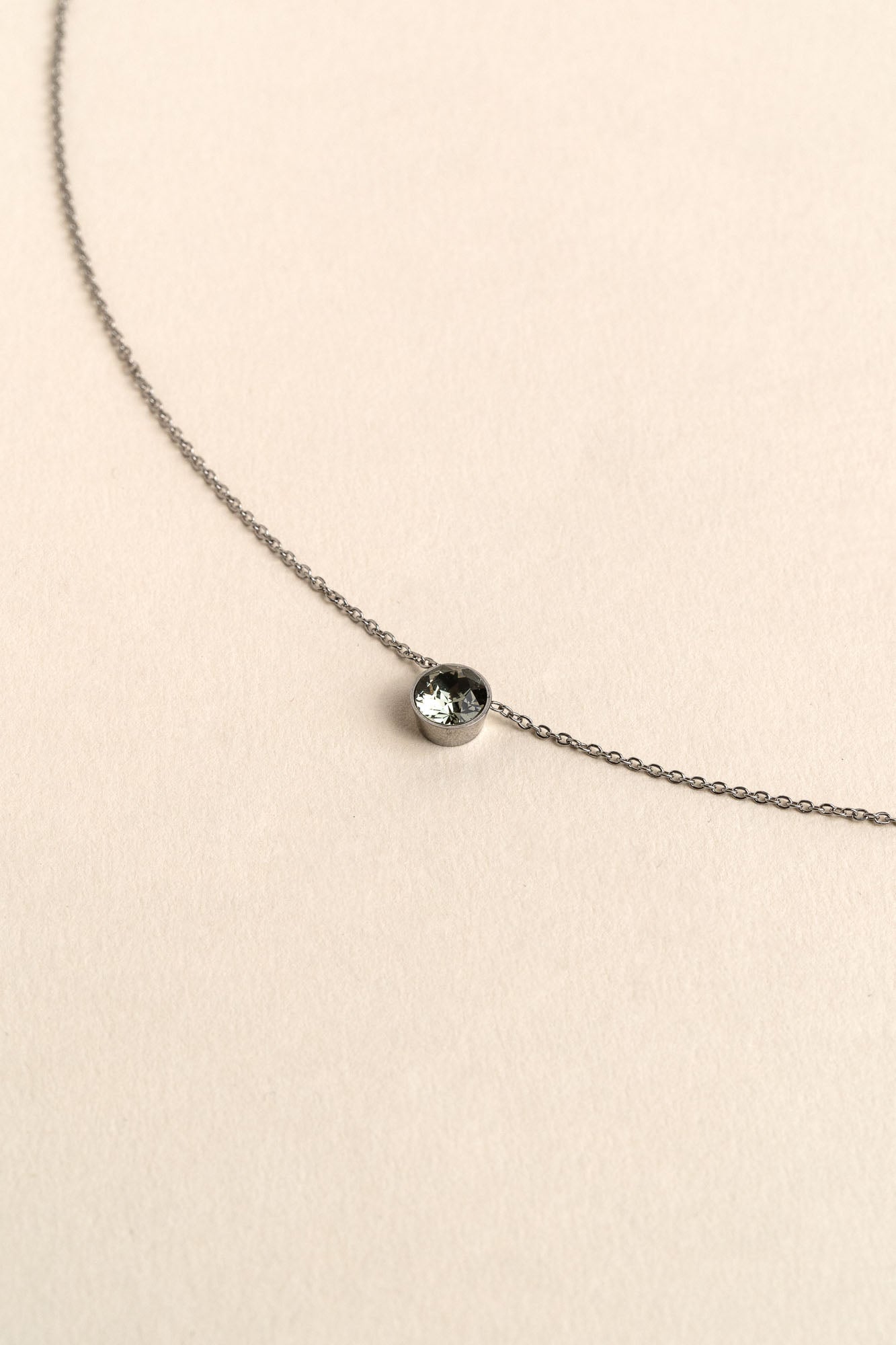 CHAIN NECKLACE WITH CRYSTAL SILVER