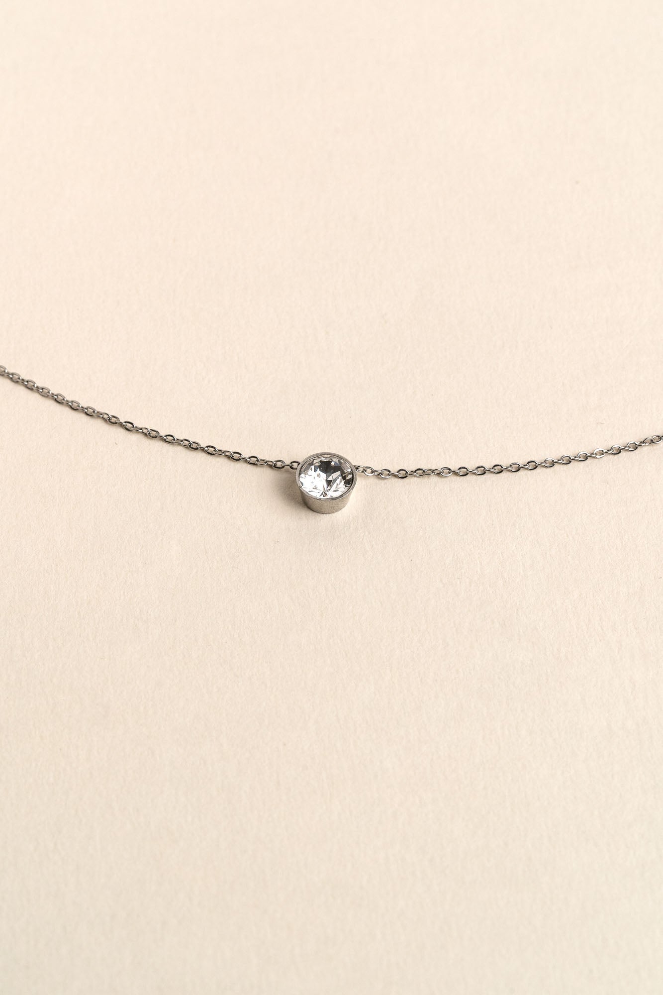 CHAIN NECKLACE WITH CRYSTAL SILVER