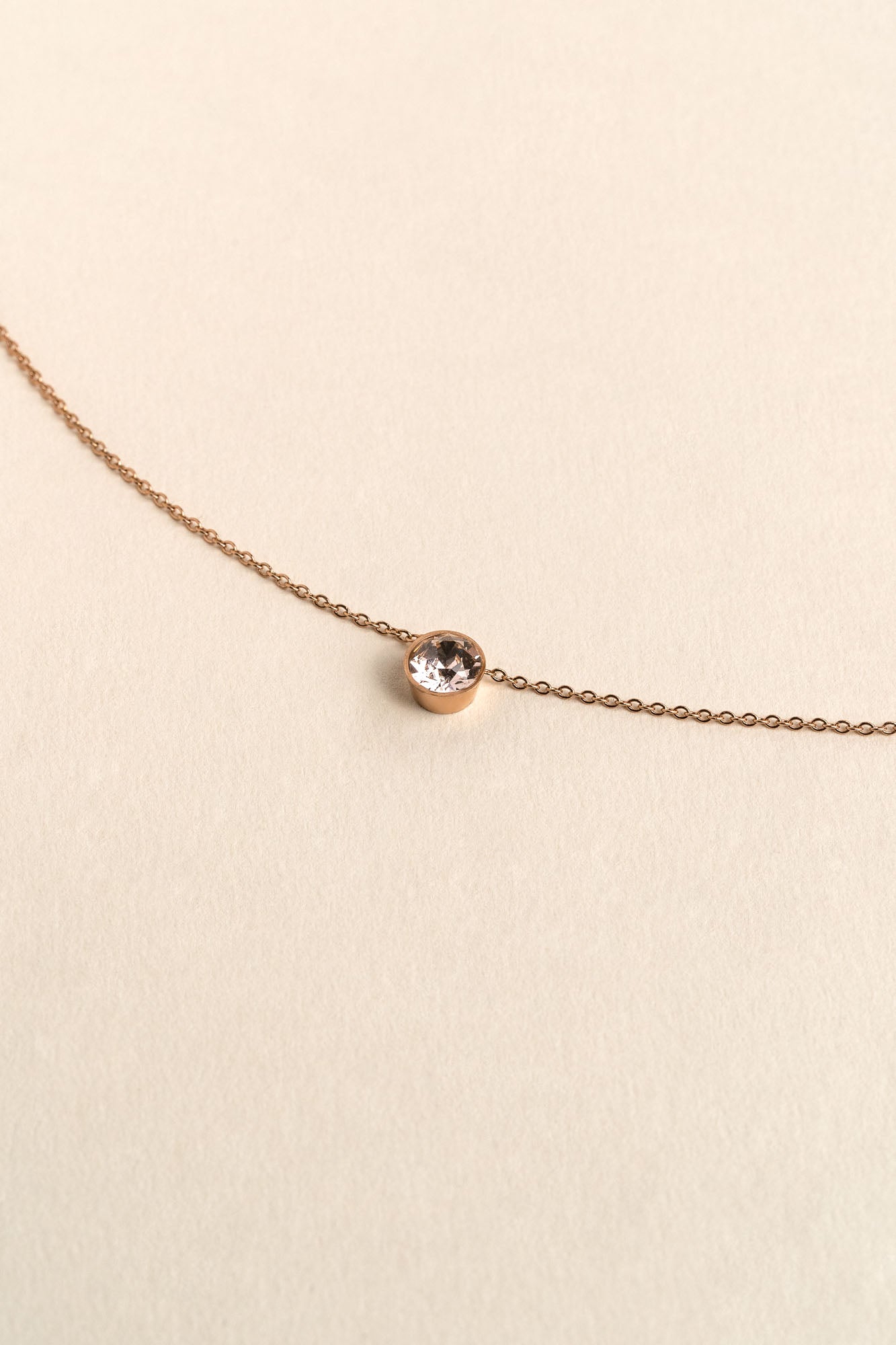 CHAIN NECKLACE WITH CRYSTAL ROSE GOLD