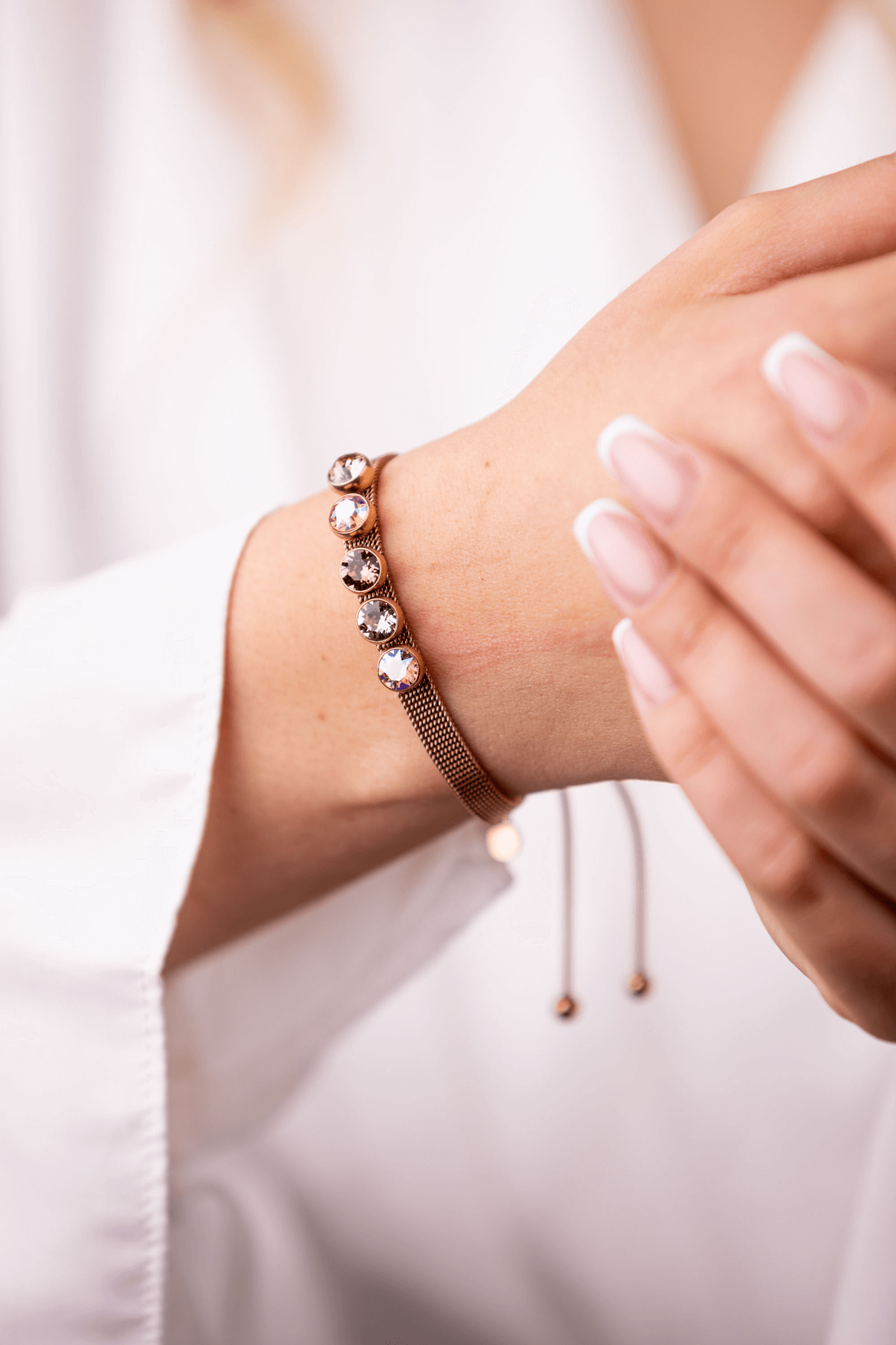 5 CRYSTAL METAL STRAP BRACELET