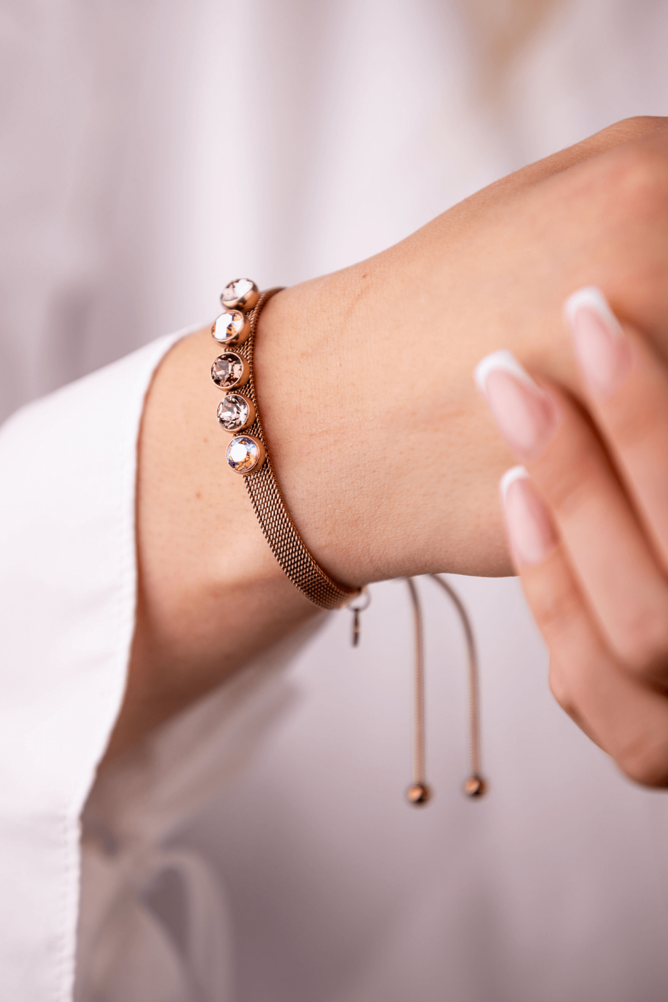 5 CRYSTAL METAL STRAP BRACELET