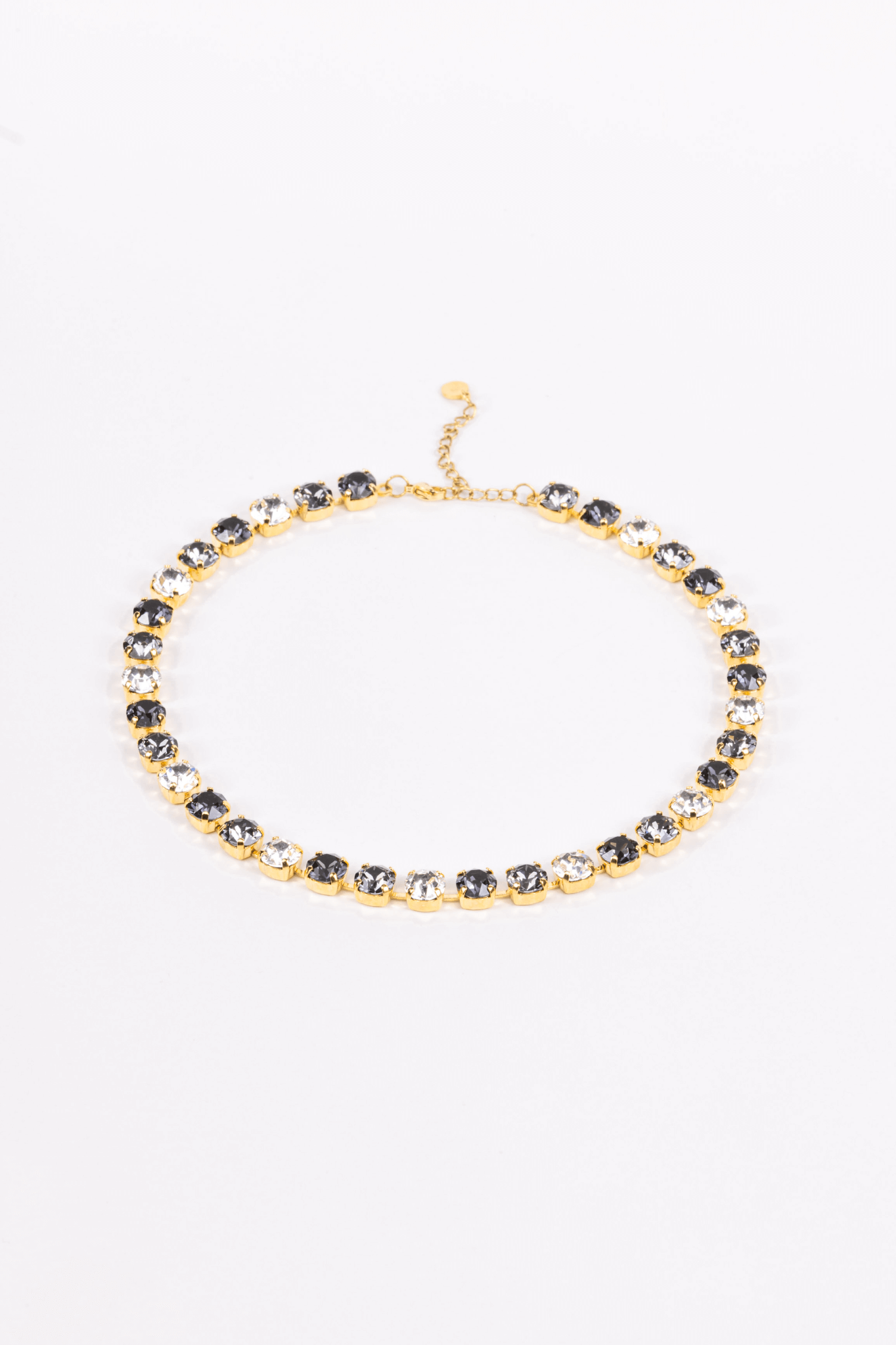 Black shade chocker necklace